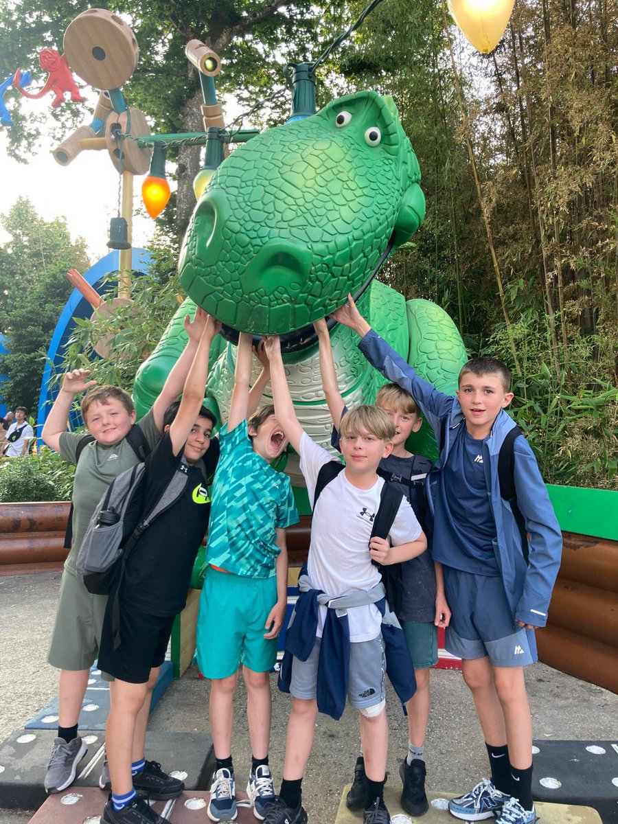 What an amazing day the children have had at Disneyland Paris today - magical memories made! <a href="/NewParkPrimary/">New Park Primary School</a> <a href="/NewparkPCM/">Rob Povey</a>