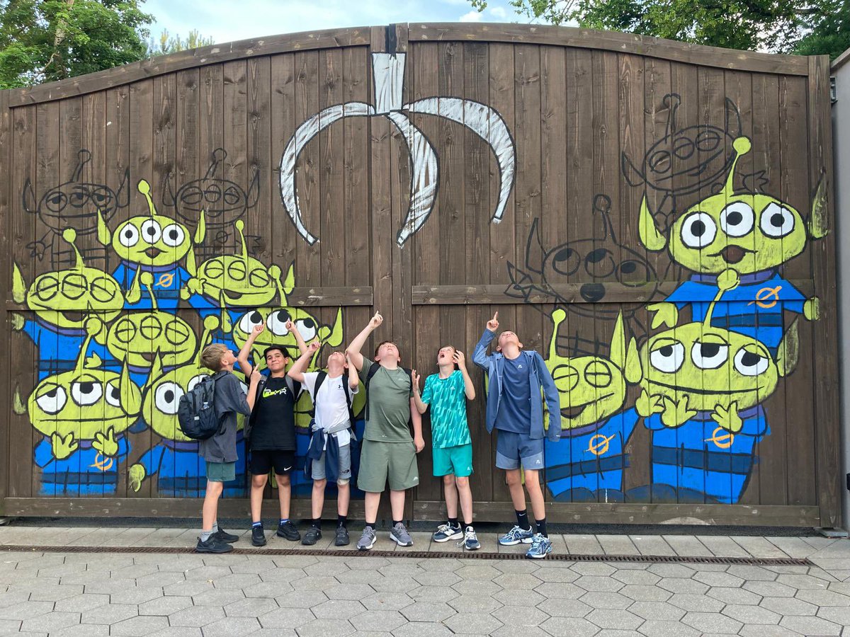 What an amazing day the children have had at Disneyland Paris today - magical memories made! <a href="/NewParkPrimary/">New Park Primary School</a> <a href="/NewparkPCM/">Rob Povey</a>