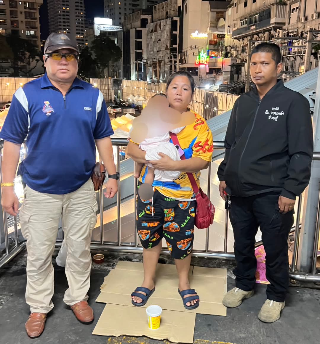 หยุด⛔️ให้เงินขอทาน = หยุดการค้ามนุษย์ ✅️
ผู้หญิงเขมร🇰🇭คนนี้ไม่ใช่แม่ของเด็ก แต่ไปลักตัวเด็กมาเพื่อเอาตะเวนขอทานในเมืงไทย🇹🇭แถมยังมีเด็กอีก 16คนตกเป็นเหยื่อที่ร่วมชะตากรรม

Cr:  #กันจอมพลัง

#ไทยนี้รักสงบแต่ถึงรบไม่ขลาด #ไทยกัมพูชา #ปัญหาชายแดน #ชายแดนไทยกัมพูชา #ไทยช่วยไทย