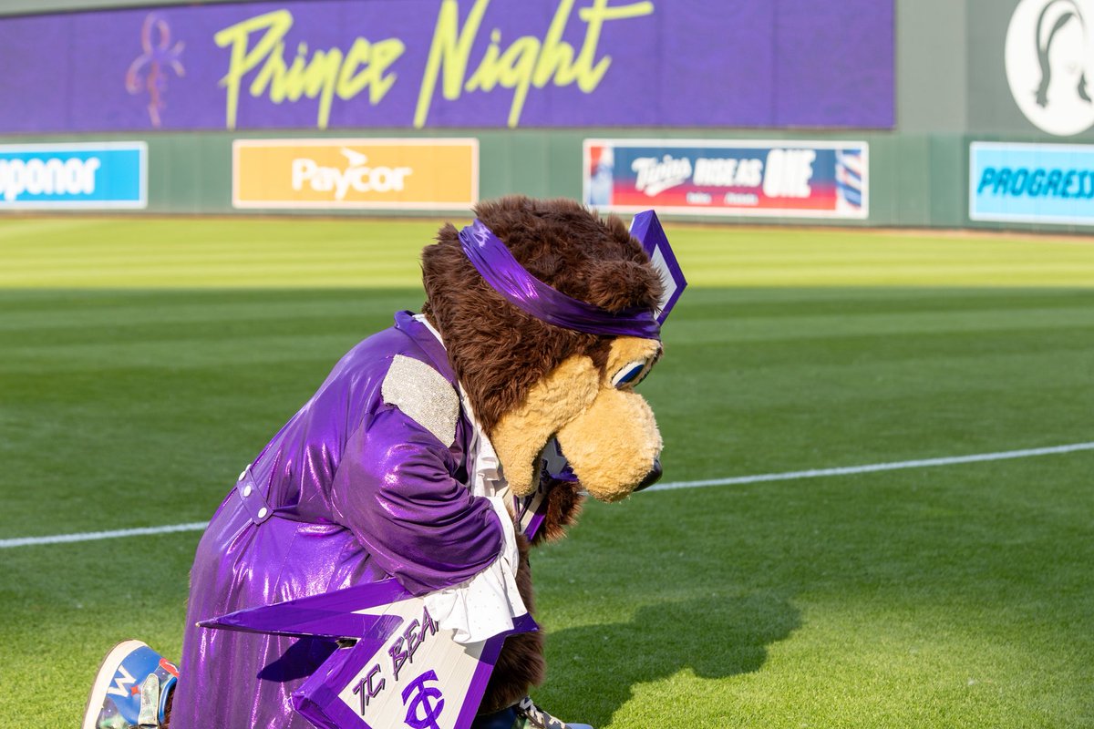 “Bearly beloved… we are gathered here today to get through this thing called BEAR life.”
“An un-fur-gettable ride… but I’m here to tell you, there’s something else… the Bear-side.” 🐻🎸💜