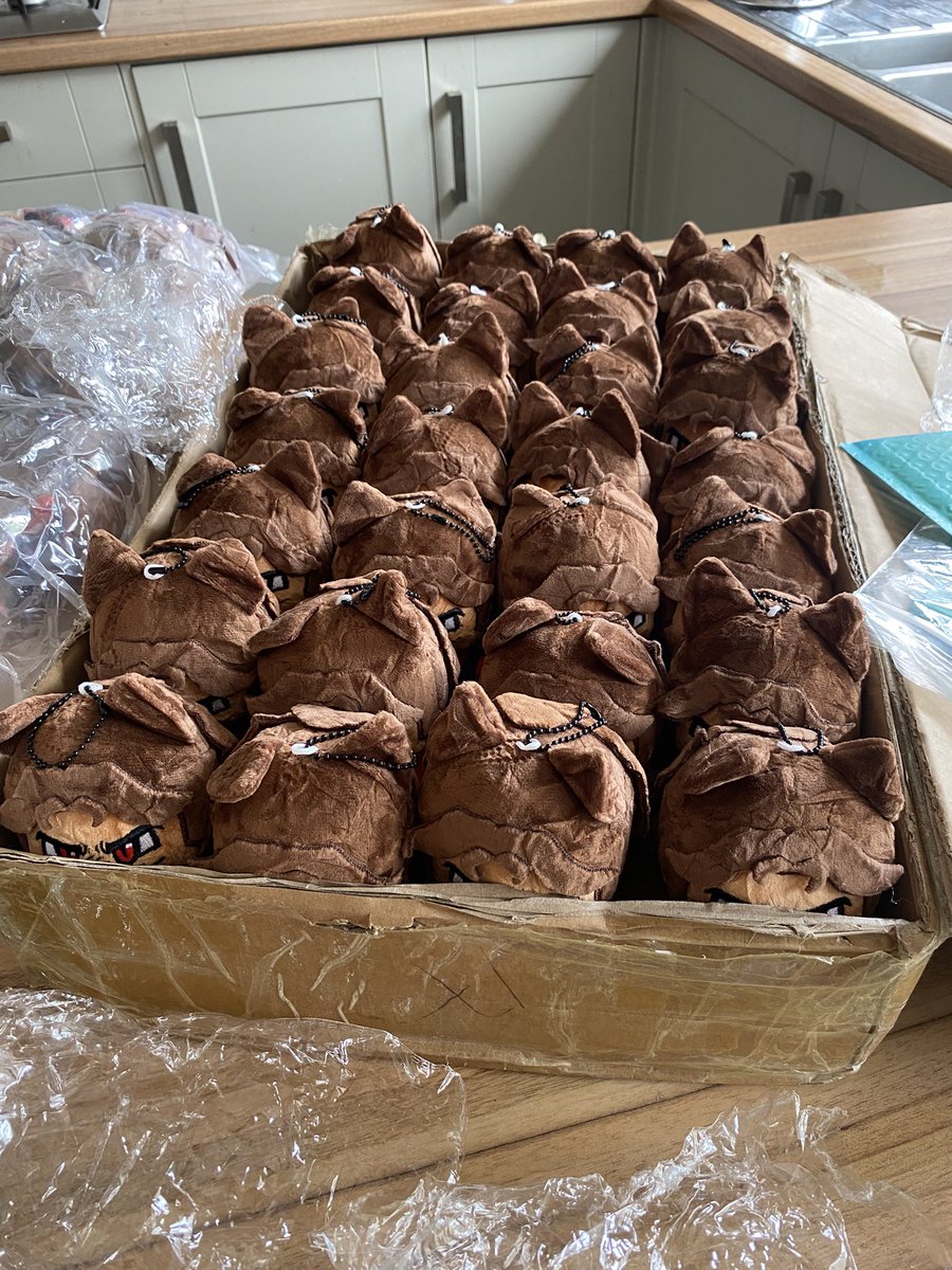 rat2two's tweet image. my army