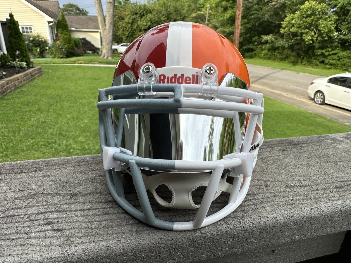 GarrettWhitford's tweet image. I give you, The Rivalry Series!  Figured the 3rd Saturday in October was a good start.  @AlabamaFTBL @Vol_Football #makingminihelmets #minihelmetcollection