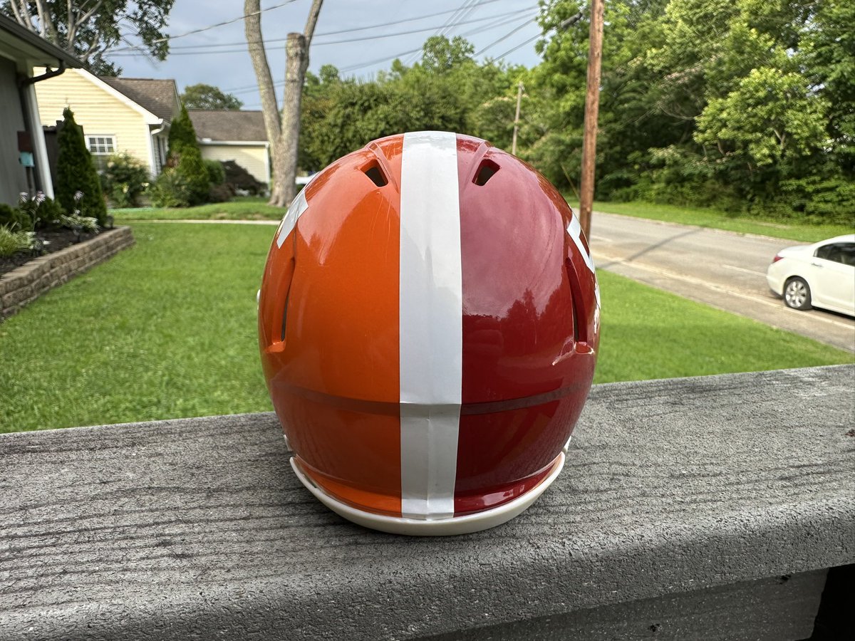 GarrettWhitford's tweet image. I give you, The Rivalry Series!  Figured the 3rd Saturday in October was a good start.  @AlabamaFTBL @Vol_Football #makingminihelmets #minihelmetcollection