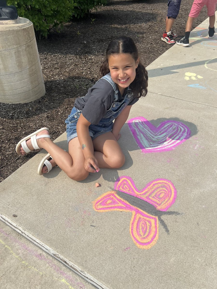 Caley Elementary (@caleyumasd) on Twitter photo This week our 3rd graders “Chalked the Walk” to congratulate our 4th graders on moving up! 🎓✨🐾 <a href="/UpperMerionSD/">Upper Merion Area School District</a> This week our 3rd graders “Chalked the Walk” to congratulate our 4th graders on moving up! 🎓✨🐾 <a href="/UpperMerionSD/">Upper Merion Area School District</a>