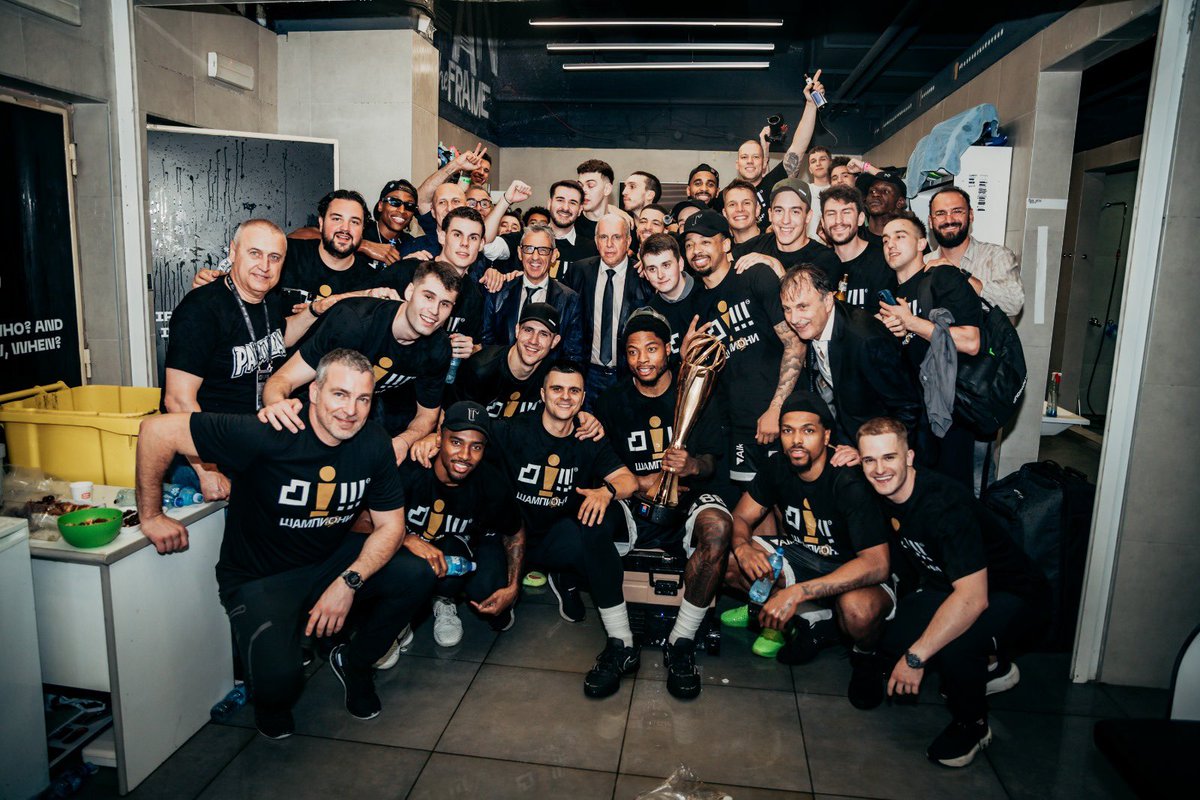 🏆🖤🤍