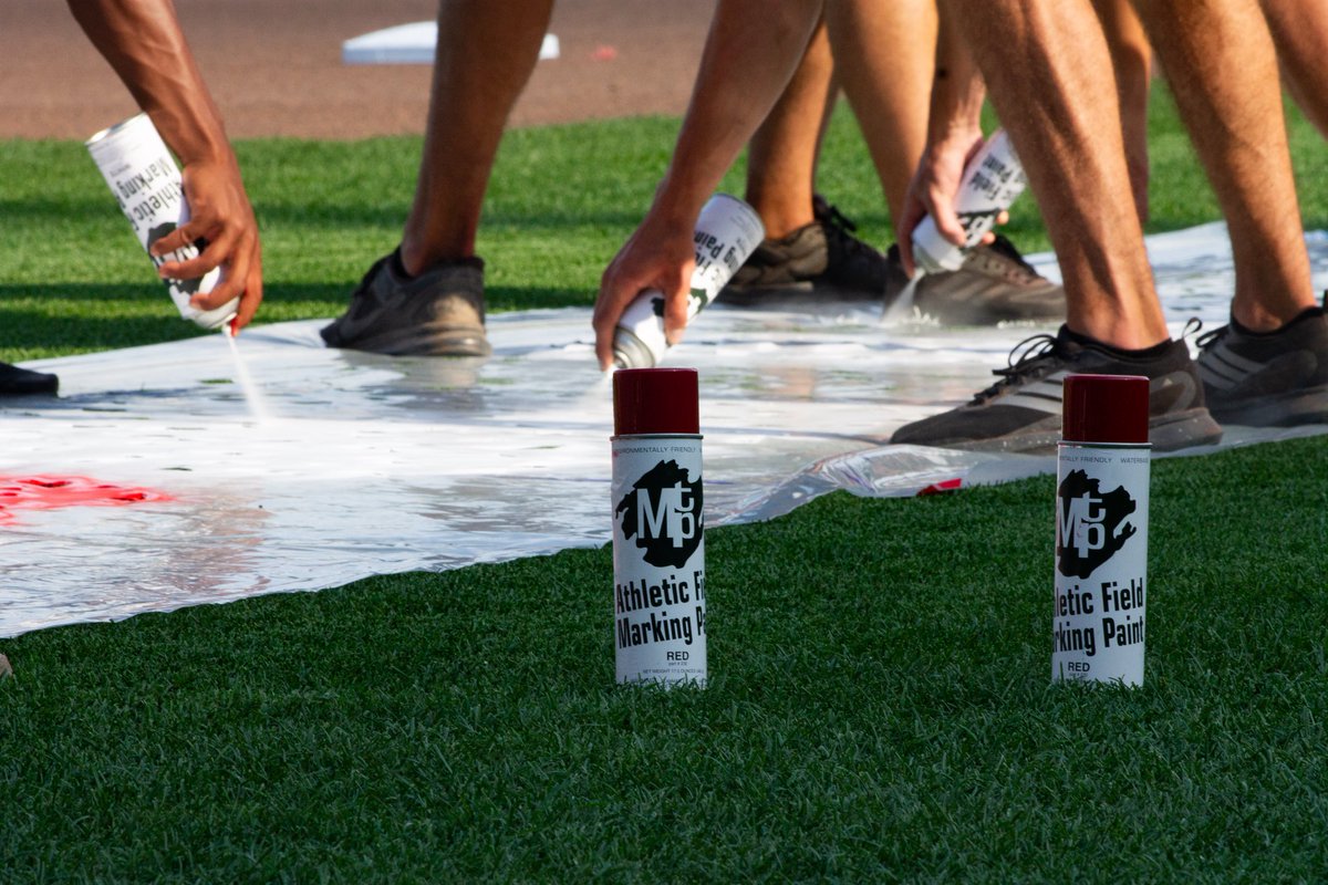 𝓣𝔀𝓪𝓼 𝓽𝓱𝓮 𝓷𝓲𝓰𝓱𝓽 𝓫𝓮𝓯𝓸𝓻𝓮 the Men’s College World Series when all through the stadium… 

#NCAABaseball x #MCWS