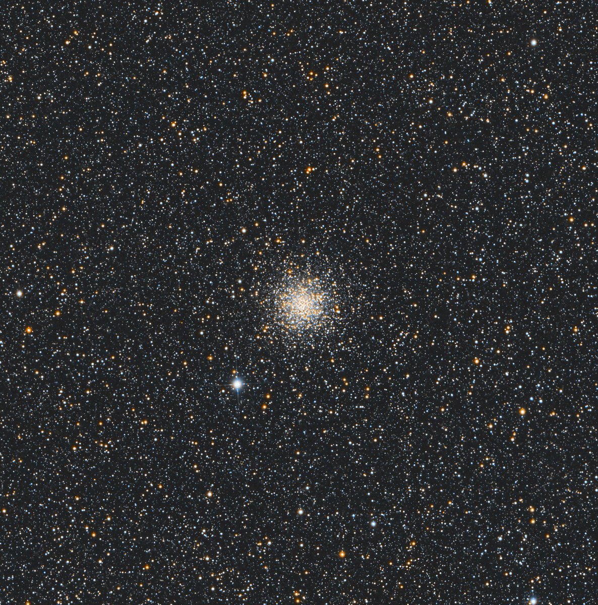 chucksastropho1's tweet image. My latest capture. M69 is a globular cluster in the southern constellation of Sagittarius. This cluster is about 28,700 light-years away from Earth and contains over 100,000 stars.   

Celestron RASA telescope
ZWO ASI533MC camera
Antlia L-Filter
Starfront Observatories, TX