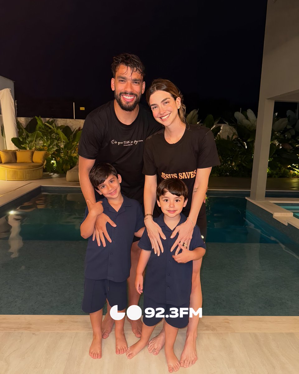 GOMultimedios_'s tweet photo. ¡Lucas Paquetá fue bautizado!

🇧🇷 El jugador del West Ham vivió un momento especial de fe junto a su esposa y el delantero Pedro (Flamengo)

✍️🏽 Esto escribía Lucas Paquetá en su instagram.
📖 2 Corintios 5:17 "Si alguno está en Cristo, nueva criatura es"

#923FM #GoMultimedios https://t.co/LO9qUJZujz