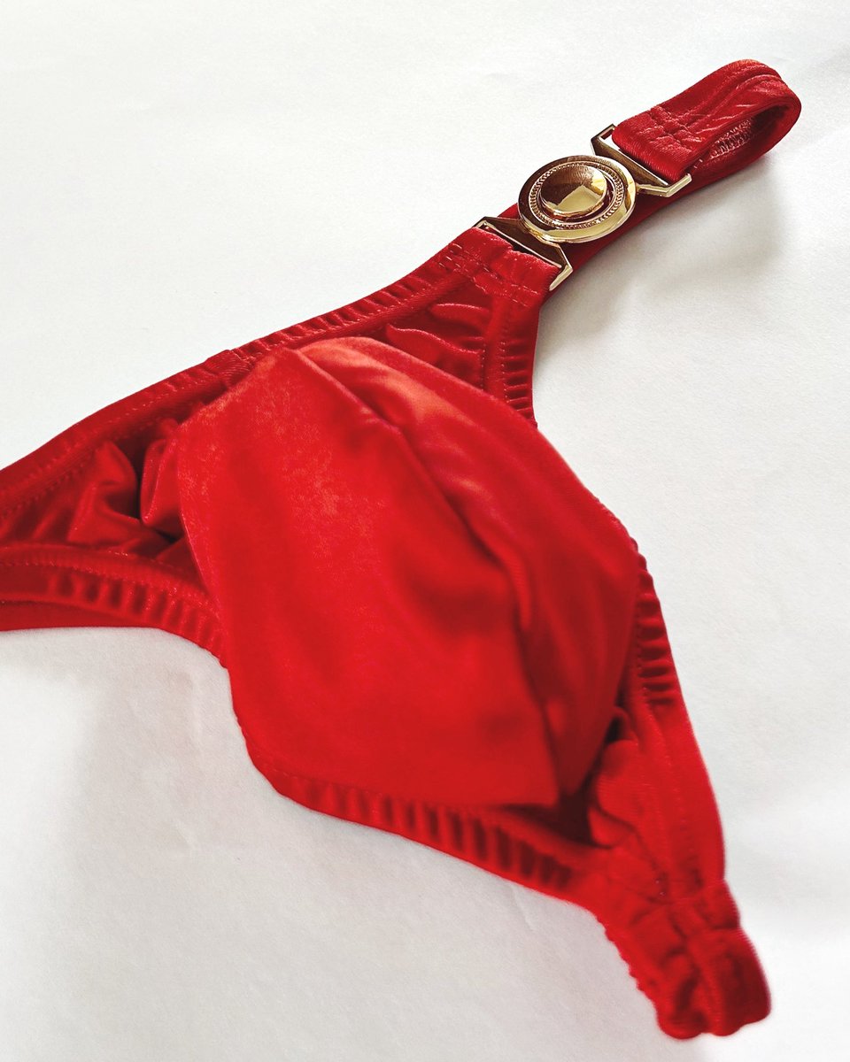 Tanga naranja 
270.00
Ya disponible en todas las tallas