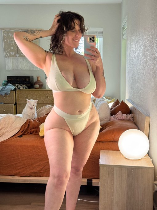 Watch QTsnack's leaked NSFW photo on TwXstars