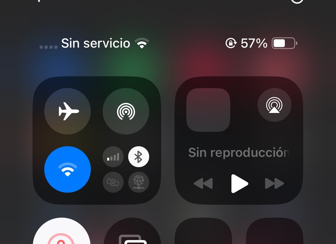 FerAvila1906's tweet photo. Que pedo @Telcel no tengo señal desde hace 3 días https://t.co/mjqQnbOW29