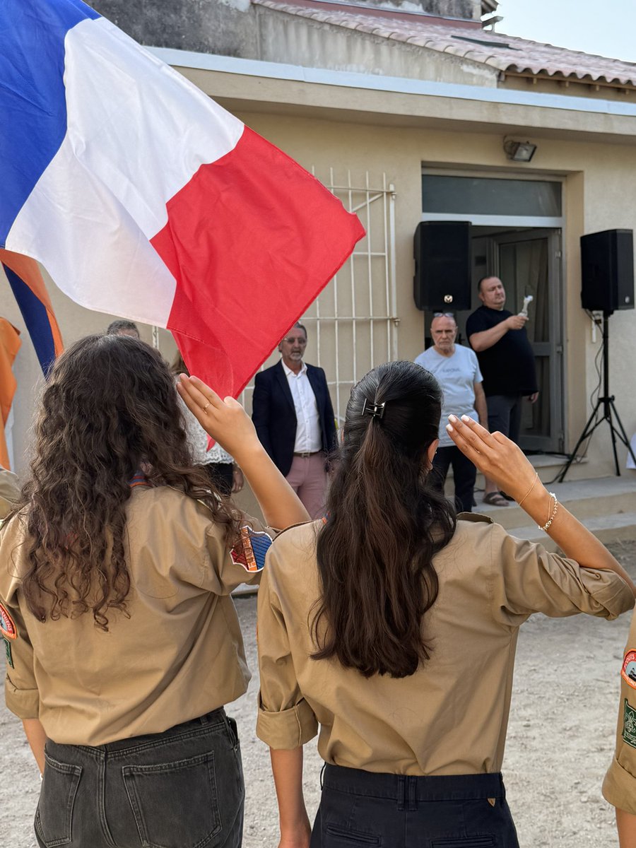 Léo Khozian (@lkhozian) on Twitter photo Émouvante inauguration de la statue Mamig Babig, emblème de l’Artsakh, au club <a href="/EUGAArdziv/">Entente UGA Ardziv</a> en présence de Mme la Sénatrice <a href="/valerieboyer13/">Valérie Boyer🎗️</a>, <a href="/pkhozian/">Philippe Khozian</a> 1er adjoint au maire des 11-12ème arrondissements de Marseille, Philippe Cazarian président de l’UGA et tout le tissu associatif. Émouvante inauguration de la statue Mamig Babig, emblème de l’Artsakh, au club <a href="/EUGAArdziv/">Entente UGA Ardziv</a> en présence de Mme la Sénatrice <a href="/valerieboyer13/">Valérie Boyer🎗️</a>, <a href="/pkhozian/">Philippe Khozian</a> 1er adjoint au maire des 11-12ème arrondissements de Marseille, Philippe Cazarian président de l’UGA et tout le tissu associatif.