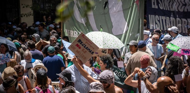 La Justicia actuó y preservó el derecho a huelga

Los artículos 2 y 3 del #DNU 340/2025 fueron anulados por la Justicia Nacional del Trabajo, en respuesta a un amparo presentado por la #CGT 

▶️  radiosur.org.ar/noticia.php?id…