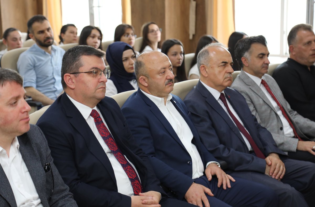 celenkismail's tweet photo. Eğitim-Bir-Sen Ordu Şubesi Olarak "Bir Bilenle Bilge Nesil" Kitap Okuma ve Kompozisyon Yazma  Yarışmasının Ödül Törenini Geniş Bir Katılımla Gerçekleştirdik.
Bu Güzel Programda Emeği Geçen Öğretmenlerimize,Öğrencilerimize ve Velilerimize Sonsuz Teşekkürler... https://t.co/rNBozIitKJ