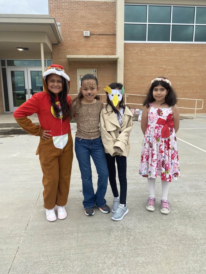 JoeMay_MAS's tweet image. Celebrating the end of Summer Cool: Week 2 with our “Flora &amp;amp; Fauna” dress up theme!! @DisdELO