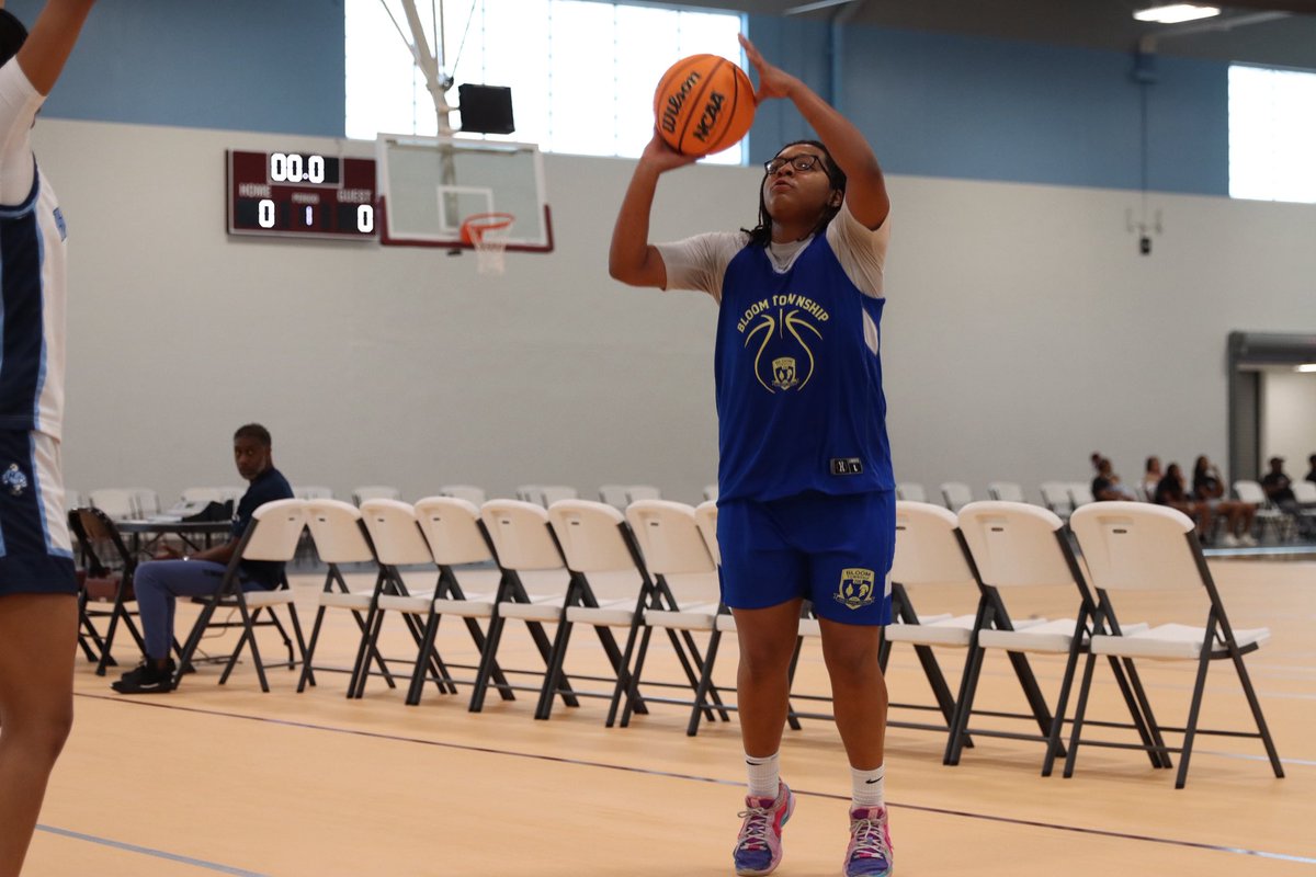 Leading scorers:
Hillcrest vs. Bloom Township

Jayla Tyler - 20pts. (Bloom Township)
Da’Jha Johnson - 16pts. (Hillcrest)