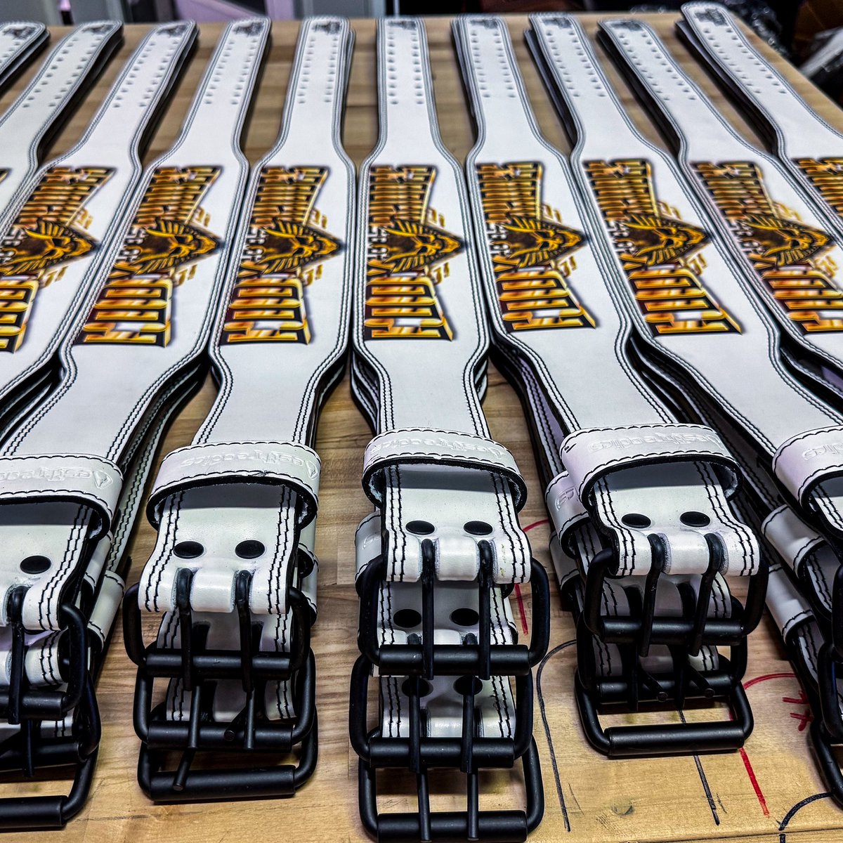 aesthreadics tweet media