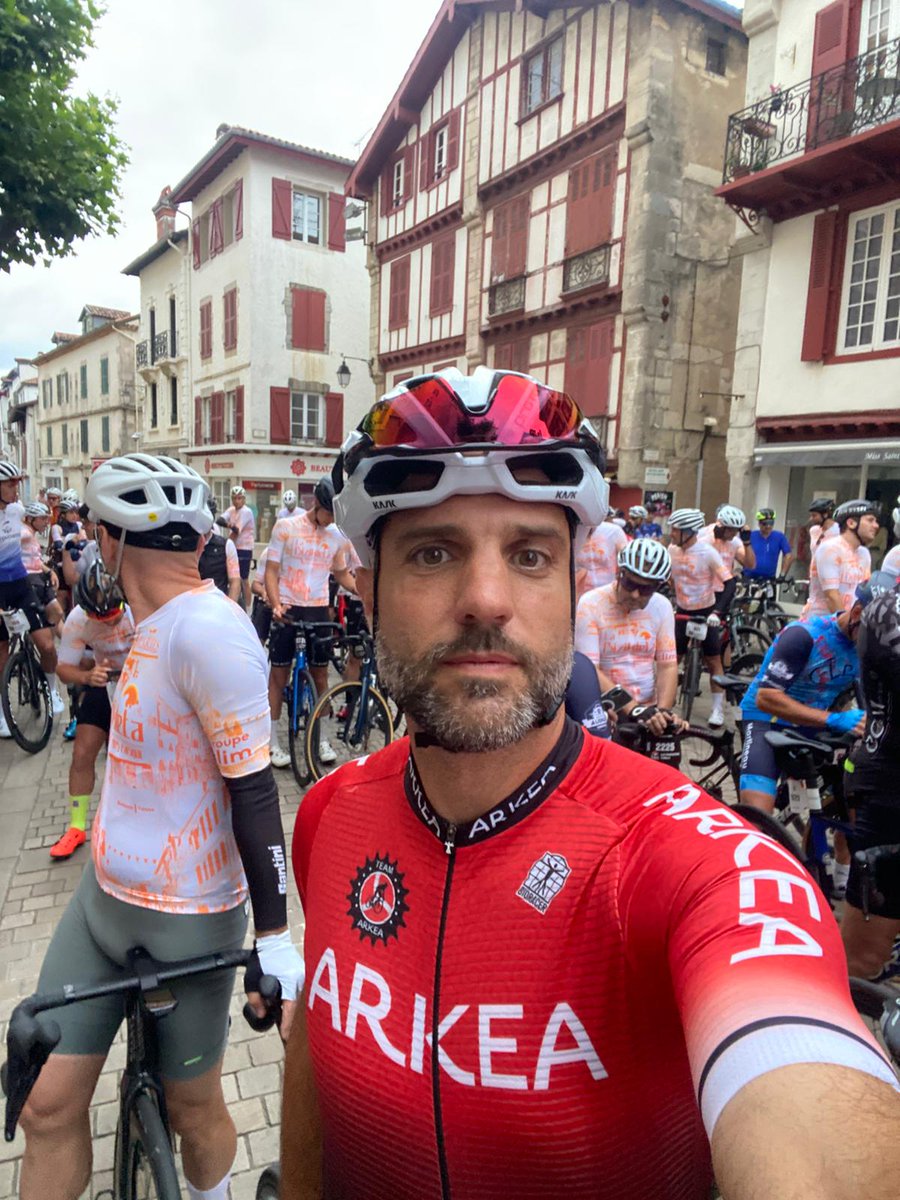 CLUB TEAM ARKEA (@clubteamarkea) on Twitter photo Vincent Ragot a pris part à la cyclo du pays Basque La Bicikleta. Après un bon départ, les espoirs de bon classement sont ruinés par un bris de chaîne à 20 km de la ligne. Il termine le parcours de 148 km en mode trotinette ! Trop de watts 🫣🤯😅
<a href="/cmarkea/">Crédit Mutuel Arkéa</a>
<a href="/CMSudOuest/">CMSudOuest</a> Vincent Ragot a pris part à la cyclo du pays Basque La Bicikleta. Après un bon départ, les espoirs de bon classement sont ruinés par un bris de chaîne à 20 km de la ligne. Il termine le parcours de 148 km en mode trotinette ! Trop de watts 🫣🤯😅
<a href="/cmarkea/">Crédit Mutuel Arkéa</a>
<a href="/CMSudOuest/">CMSudOuest</a>
