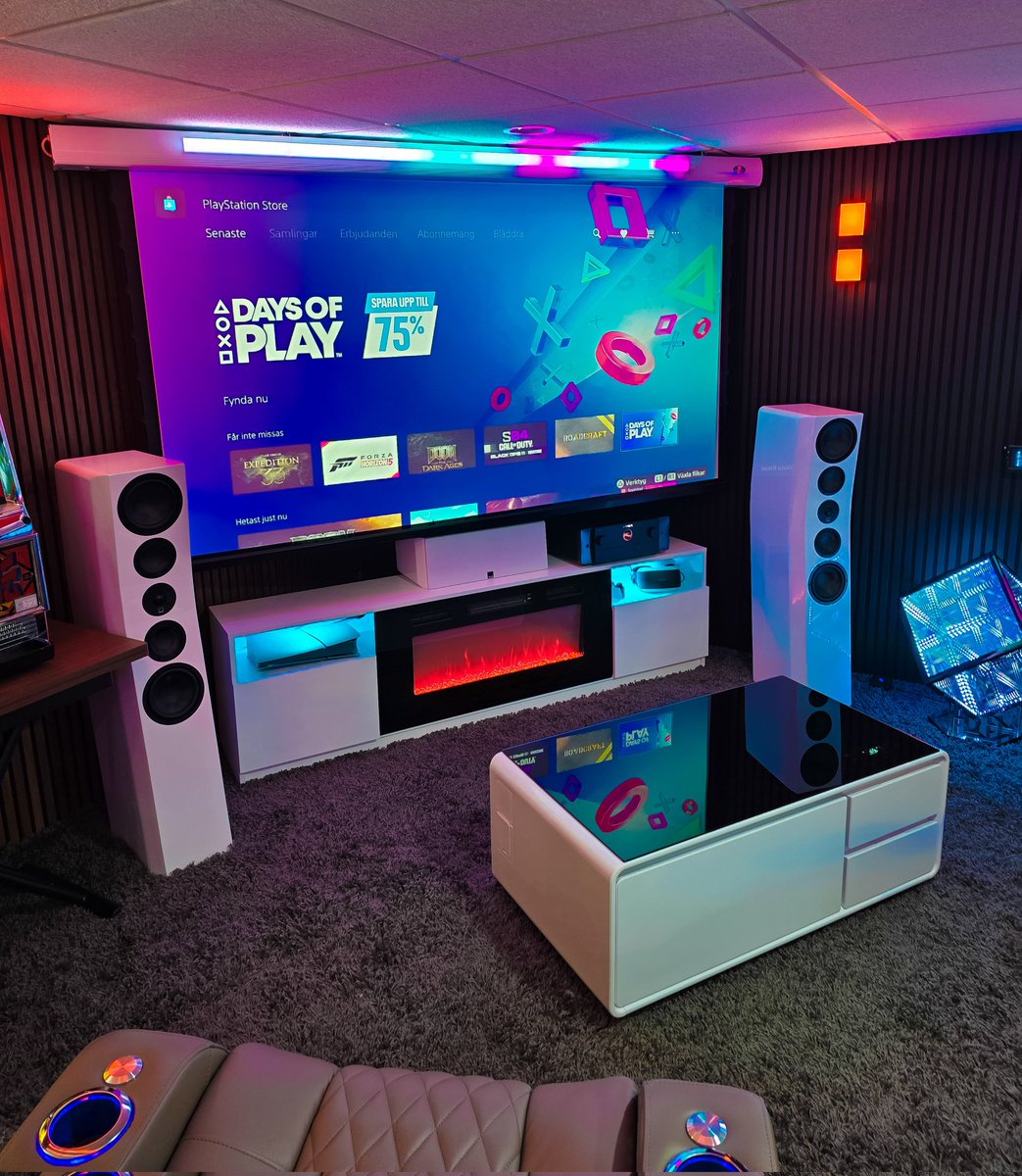 Do you game with speakers or headphones?👇🔥