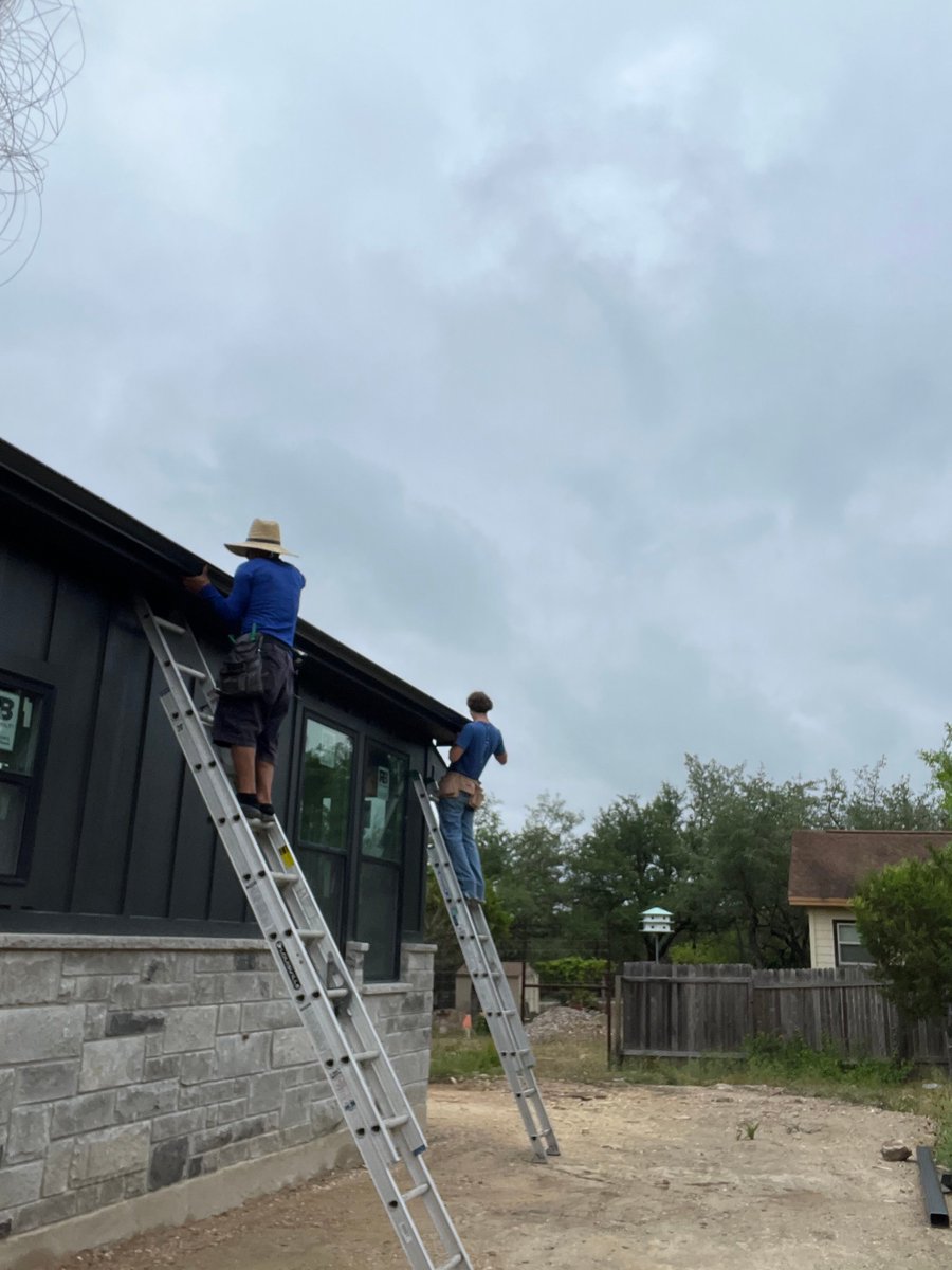 _seamlessgutter's tweet photo. Discover the perfect blend of quality workmanship and competitive pricing at All Seamless Rain Gutters LLC. Our team is committed to delivering superior results at a price that fits your budget. For reliable rain gutter services, reach out to us at (512) 256-5556 https://t.co/YbK286d5WP