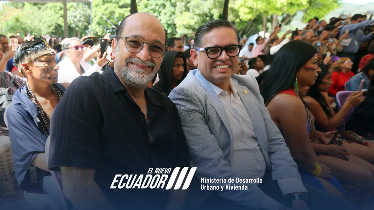 ViviendaEc's tweet image. El ministro Humberto Plaza acompañó al presidente @DanielNoboaOk, en la entrega de fondos no reembolsables del proyecto #Profecpiam a organizaciones indígenas, afroecuatorianas y montubias.

Estos recursos impulsan el desarrollo económico y el bienestar de las comunidades. 🇪🇨