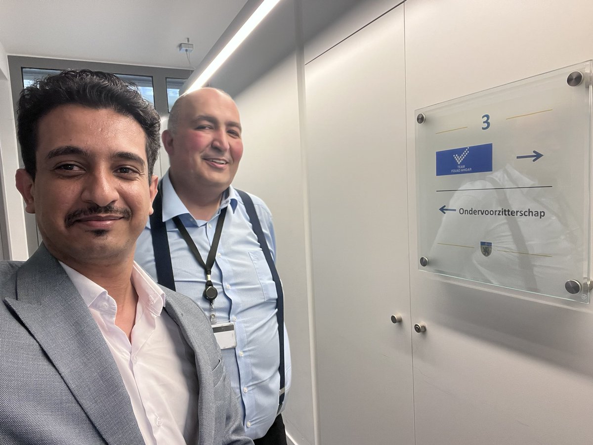 زيارة إلى برلمان بروكسل، التقى رئيس الجالية اليمنية في بلجيكا كريم الخياطي، ورئيس المنتدى اليمني الأوروبي خليل مثنى العمري، بعدد من أعضاء البرلمان، من بينهم النائب فؤاد أحيدر. وخلال اللقاء تم عرض ومناقشة تطورات الأوضاع في اليمن 🇧🇪🇾🇪

⸻

#اليمن #بروكسل