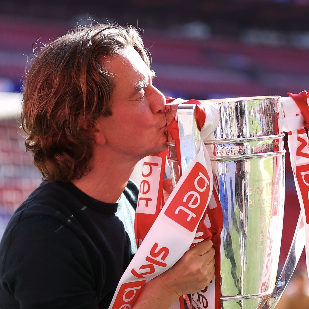 TalkBees tweet media