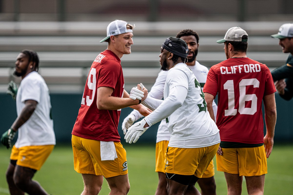 Laurier Golden Hawks (@wluathletics) on Twitter photo Clocking-in with <a href="/LaurierFootball/">Laurier Golden Hawks Football</a> grad Taylor Elgersma at <a href="/packers/">Green Bay Packers</a> OTA's!
📸 Evan Siegle, Green Bay Packers Clocking-in with <a href="/LaurierFootball/">Laurier Golden Hawks Football</a> grad Taylor Elgersma at <a href="/packers/">Green Bay Packers</a> OTA's!
📸 Evan Siegle, Green Bay Packers