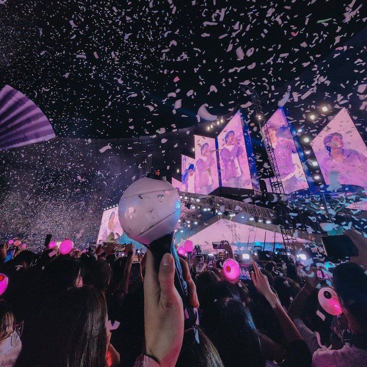 Raval_nishabts's tweet photo. HAPPY ANNIVERSARY BTS
WE STAYED BTS💜🥹
#2025BTSFESTA
#BTS12thAnniversary
#BangtanTurns12 
#12YearsWithBTS
#12YearsOfAPOBANGPO
#TwelveYearsAndCounting https://t.co/QVN5r7ulu5