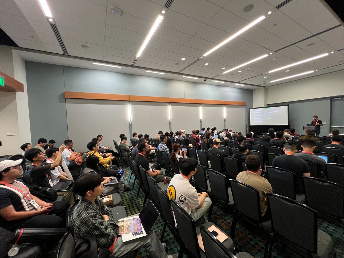 humogen11384's tweet image. What a fantastic workshop! 🚀 Huge thanks to our amazing speakers, insightful poster presenters, dedicated reviewers, and the engaged audience who stayed with us throughout the day. We couldn't have asked for a better community! see you next time! 🙌 #CVPR2025 #HumanMotion