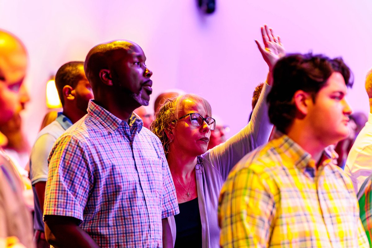 renewalapopka's tweet photo. 👔💙 Dads, bonus dads, and spiritual fathers! 💙👔

Renewal Dads, we can’t wait to worship with YOU this Sunday! 

Bring the whole family and join us as we lift up our Heavenly Father and show love to the men who reflect His heart. #FathersDay #apopka https://t.co/tPXaTwT3Oh