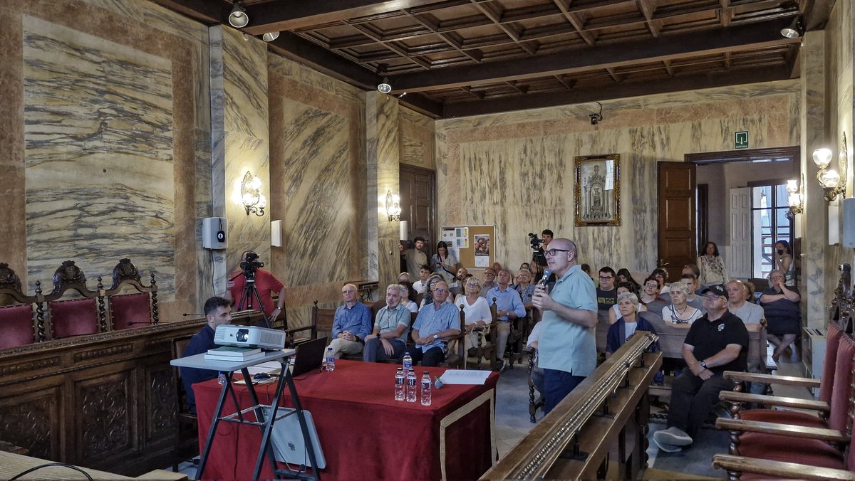 📢 L’AjBerga ha acollit la conferència “Trenta anys fent visible l’invisible’ amb motiu del 30è aniversari de les retransmissions de La Patum per Televisió del Berguedà. L’activitat s’inclou en el cicle de conferències d’Àgora Cultural que impulsa el Museu Comarcal de Berga.