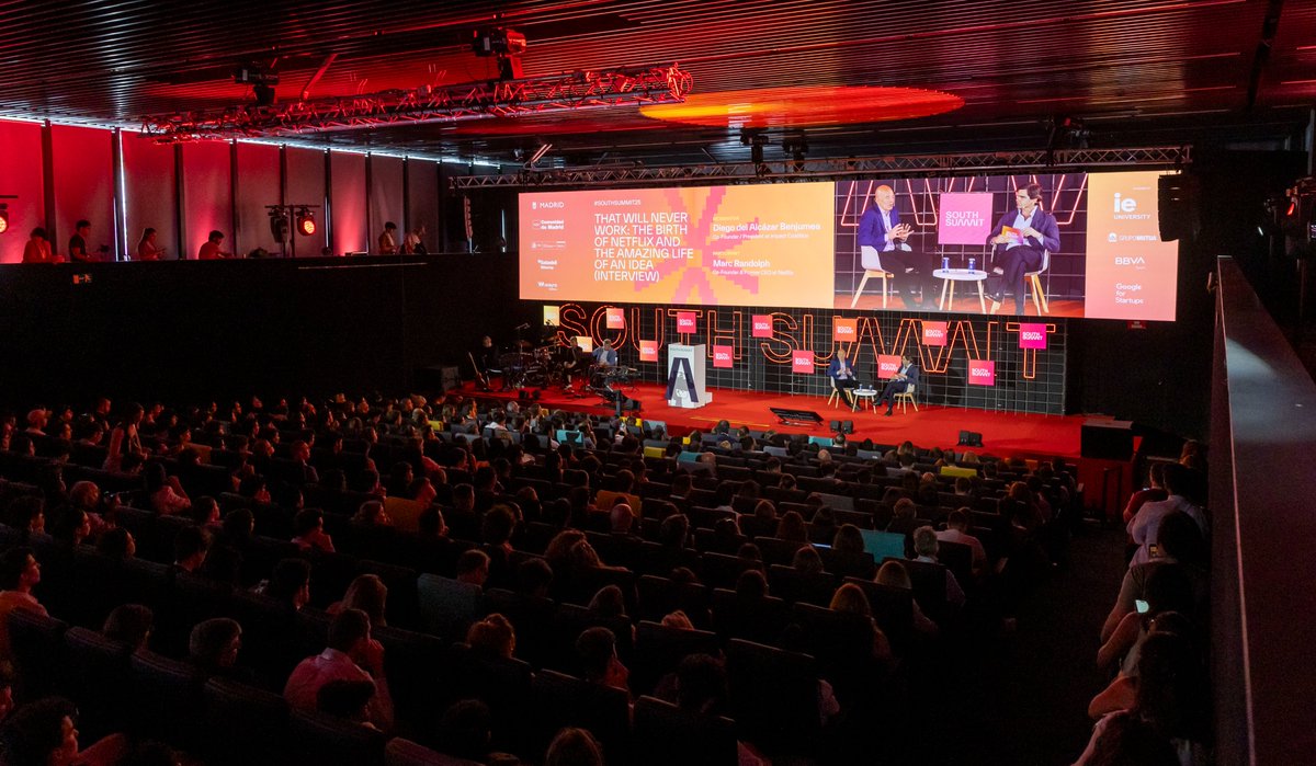 Throwback time to an unforgettable keynote at hashtag#SouthSummit25! ❤️ One of those moments that stuck with us came from Marc Randolph, co-founder of Netflix: “The risk taking that comes from the simple act of doing… what’s going to happen.”  See you at the next summit! 🫱🏻‍🫲🏾