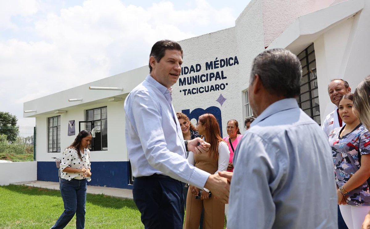 AlfonsoMtz_Mx's tweet image. 🏫 ¡Mi compromiso con la educación sigue firme!

Aunque la educación es un tema que compete a otros niveles de Gobierno, hemos decidido apoyar con la construcción de techumbres y baños en escuelas, a fin de que tengan espacios signos. 👨‍🏫

#MoreliaBrillaMás✨