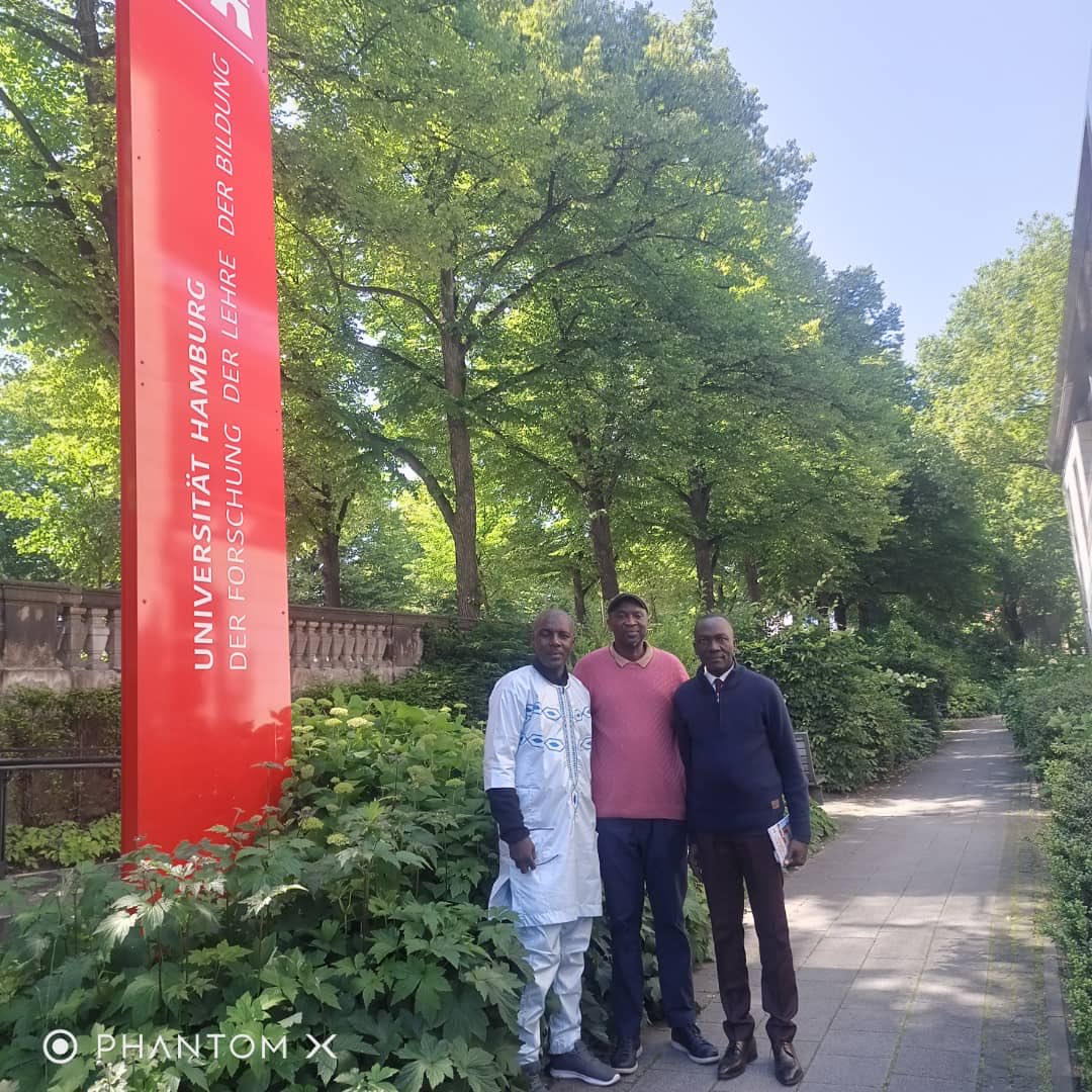 Troisième jour de la mission inter-universitaire de la délégation de #UMa, ce jeudi 12 juin 2025, à l’Université de Hambourg (Allemagne) : échanges avec les responsables ; visite des infrastructures et aussi des perspectives de MoU avec les Facultés d’Éducation et des Humanités.