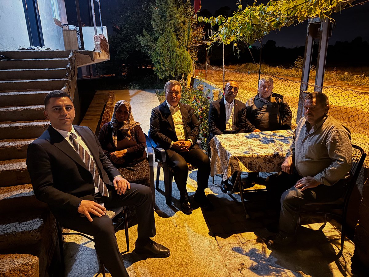 Şehidimiz Salih Ay’ın ailesinin çay davetine icabet ettik.

Gönül sofrasını bizlere açan Atilla Ay babamızdan  ve ailesinden Allah razı olsun.

Şehidimizin makamı âli mekanı cennet olsun….
