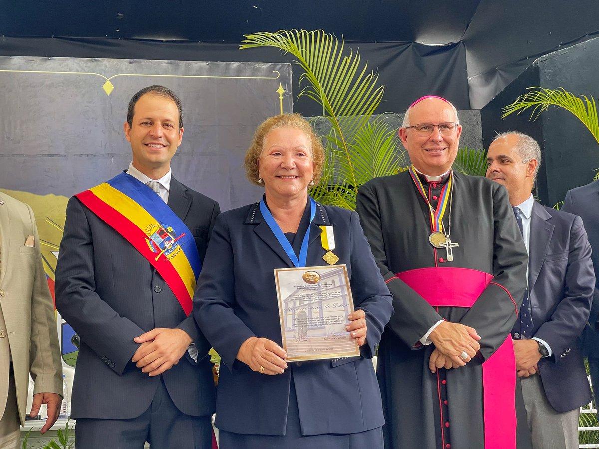 Un pueblo de gente buena y fraterna que recibe  con los brazos abiertos a miles de visitantes cada año.

Este Pueblo se ha convertido en el lugar más seguro de esta ciudad. Un ícono turístico, cultural y gastronómico en nuestro país. Un Pueblo de Fe y tradiciones arraigadas. Y un
