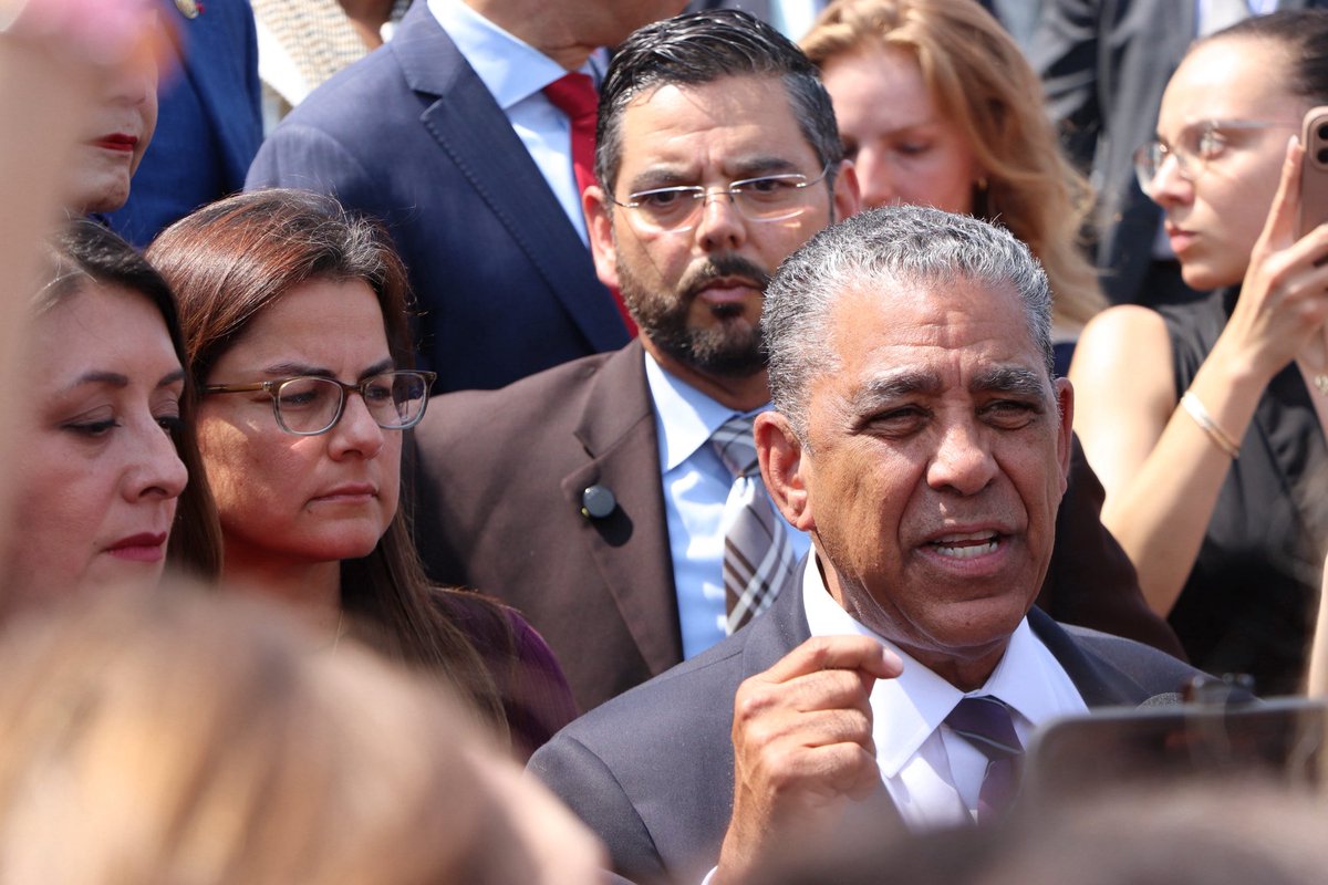 Adriano Espaillat tweet media