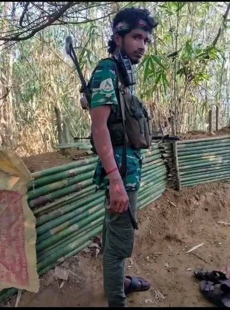 Since June 8, heavy clashes have been ongoing in various locations across northern Maungdaw between ARSA fighters &amp; AA terrorists.
One ARSA fighter has been martyred in the fight. May Allah accept his martyrdom, forgive his sins, &amp; grant him the highest place in Jannatul Firdaus.