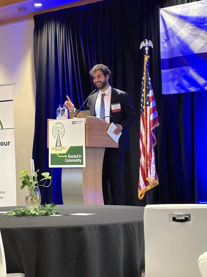 OhioBroadcaster's tweet image. Wrapping up our Executive Forum with a final set of sessions: Mike Hulvey of @your_RAB on localism, Patrick Cross of @BrooksPierceLaw & Jimmy Wolf of the Statehouse Impact Group with a regulatory update, and @nabtweets's Ray Quiñones closing the day with a Washington update!