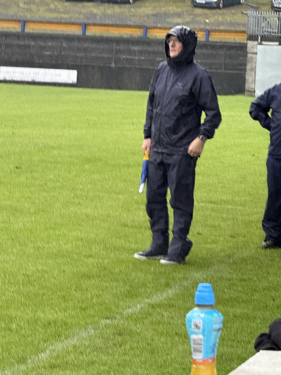 Jarlath back home doing line man V cross tonight in awful conditions. 🙌🏻🇺🇦

@clg_ardmhacha <a href="/officialgaa/">The GAA</a>