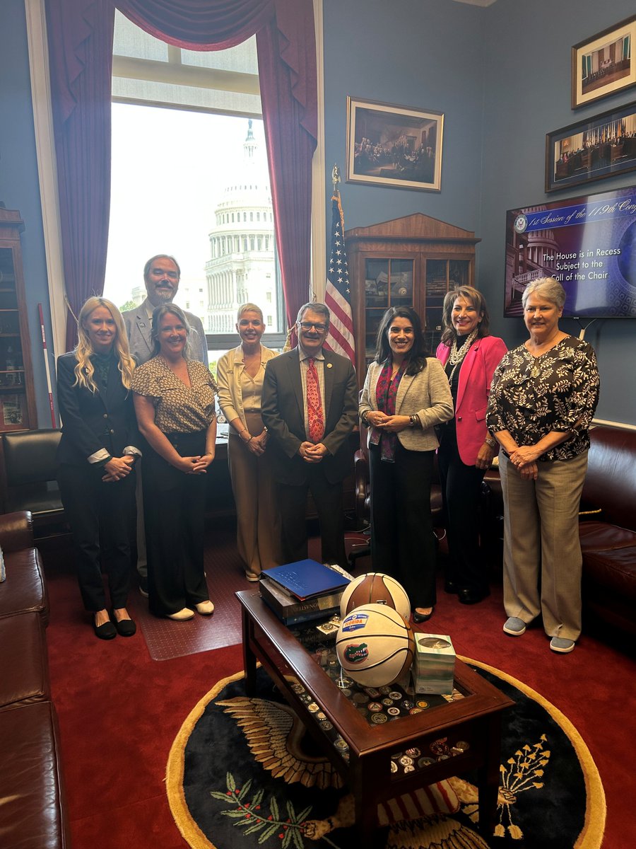 I enjoyed meeting with local doctors from Florida Cancer Specialists to discuss the challenges facing specialty care physicians and to learn more about the innovative approaches they’re using to provide personalized, high-quality care to their patients. These conversations are