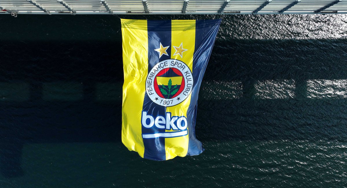 🟡🔵 1915 Çanakkale ve Osmangazi köprüsüne, 2. kez Euroleague şampiyonu olan Fenerbahçe Beko'nun bayrağı asıldı.