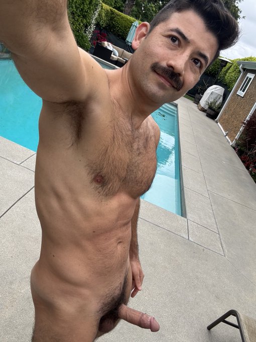 Watch Bobby Baby (NYC 8/29-9/4, STL 9/4-9/7)'s leaked NSFW photo on TwXstars