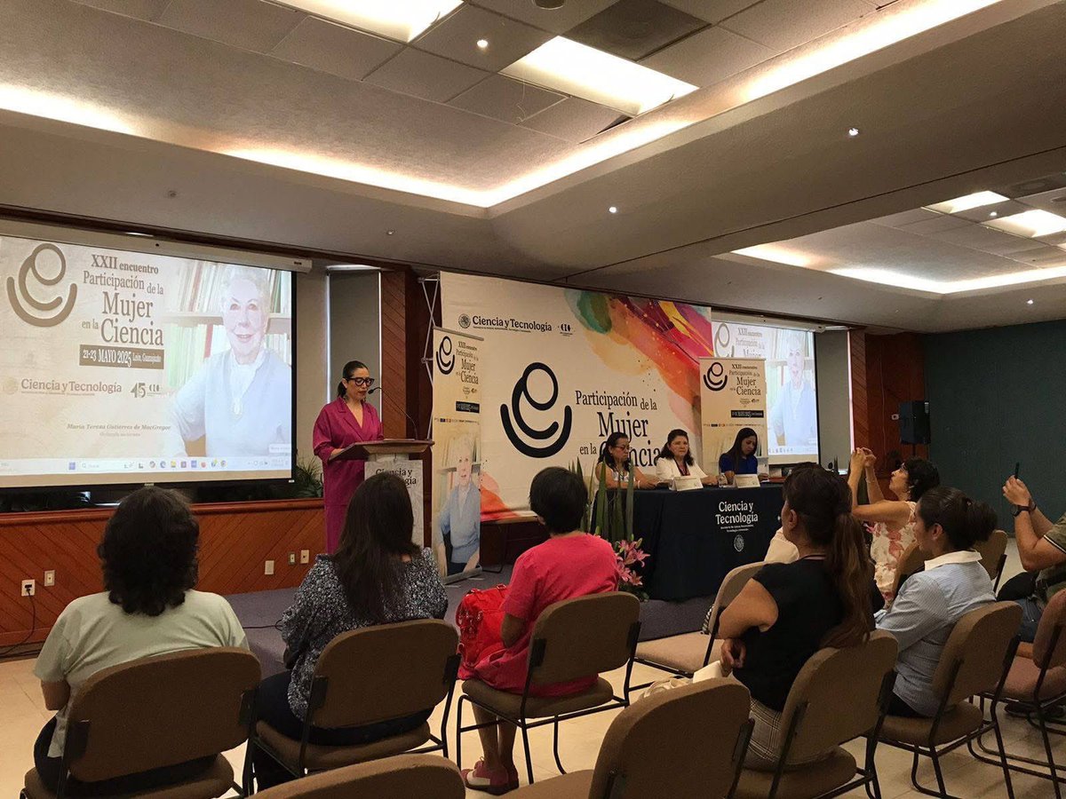 Estudiantes y docentes de Ciencias Ambientales UATx participaron con la presentación de proyectos ecológicos y fauna silvestre en el XXII Encuentro Participación de la Mujer en la Ciencia, celebrado en León, Guanajuato.