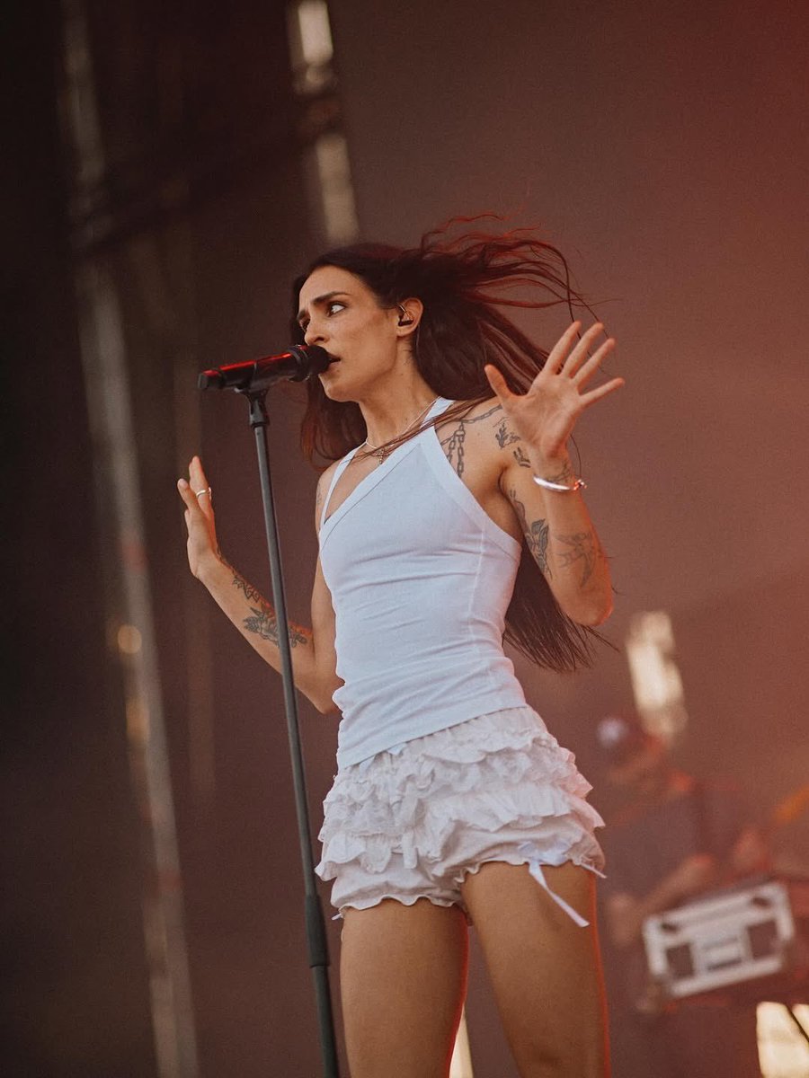 lunaensebas's tweet image. menudo muñecon vamos me vuelvo loco