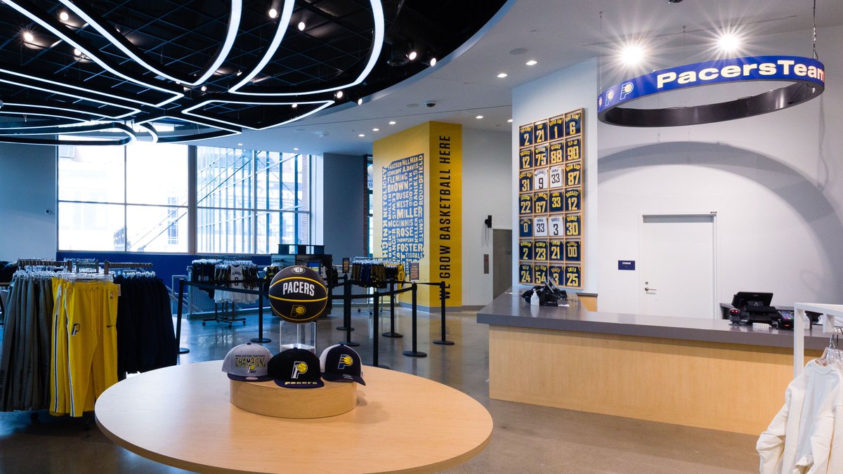 EM_Displays's tweet image. 🏀Who has the Pacers to win the NBA Championship?!🏀 

Check out their specially made Electro-Matic Visual #LEDringdisplay when you stop in the store for new gear to support! 

#LEDsolutions #LEDdisplays