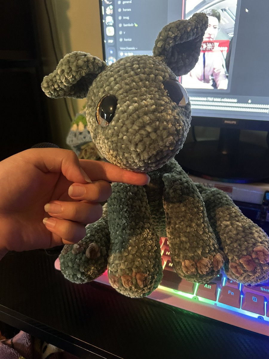 houndrot's tweet image. Current plushie is unfinished but sooo cute (heβs a dragon)