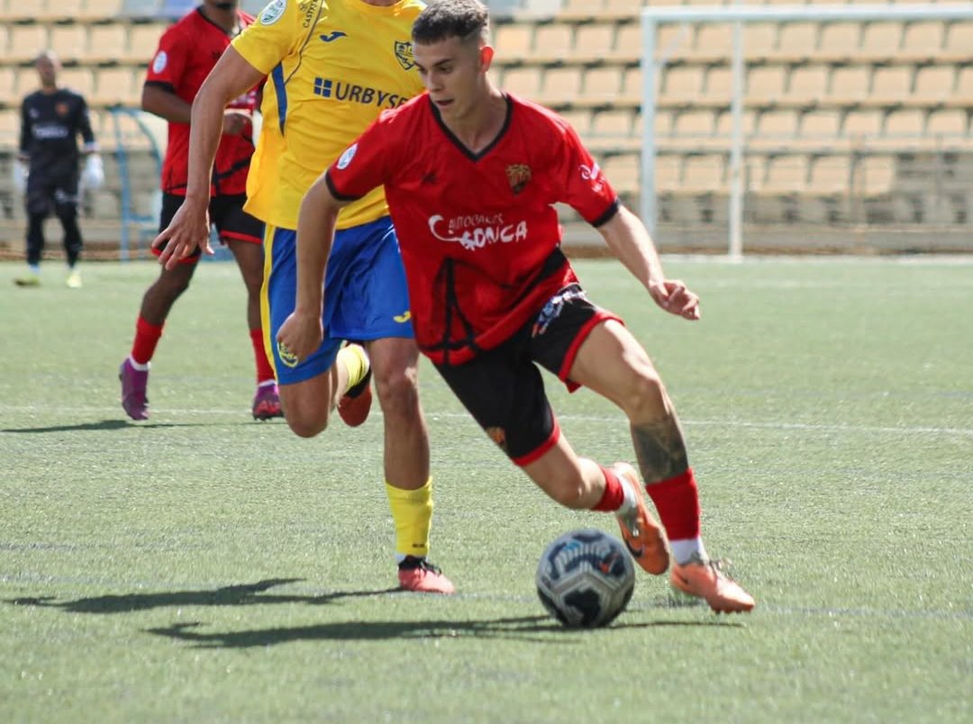 futbol_onubense's tweet photo. Sergio Macías, primer jugador del #CDLamiya 

Natural de Aljaraque, formado en la cantera de Aljaraque para luego jugar en clubes con solera de la provincia como el Isla, Cartaya y el Ayamonte, este último es de donde viene. https://t.co/8Tlw70YCYC