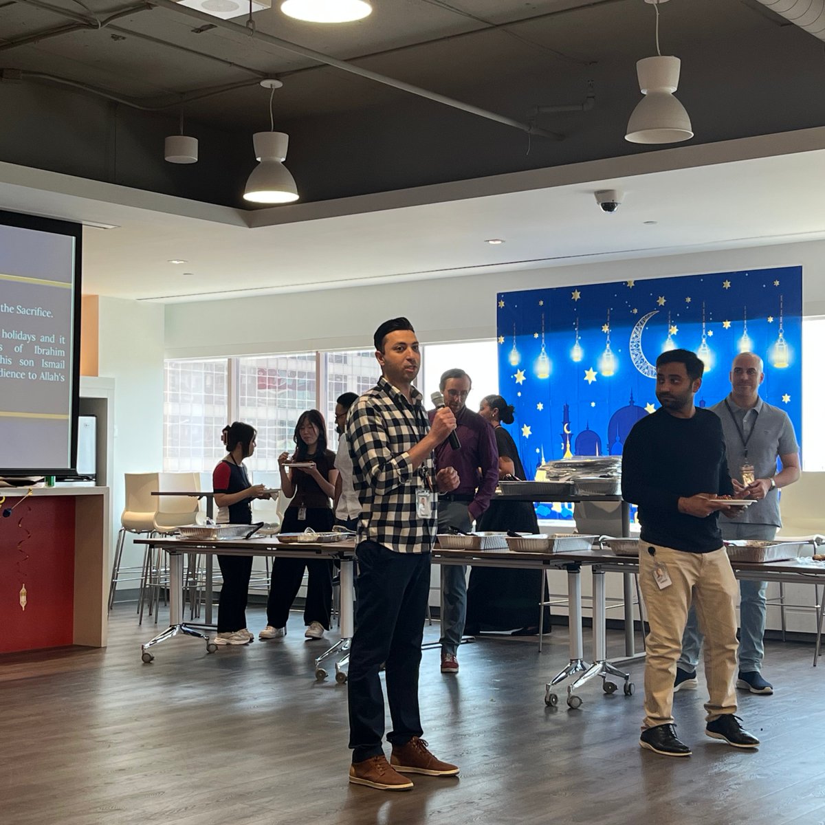 To everyone who celebrated Eid al-Adha, we send our warmest wishes! Our Canadian teams are gathering today for a special lunch, fostering connection and acknowledging this important time. 

#EquifaxCanada